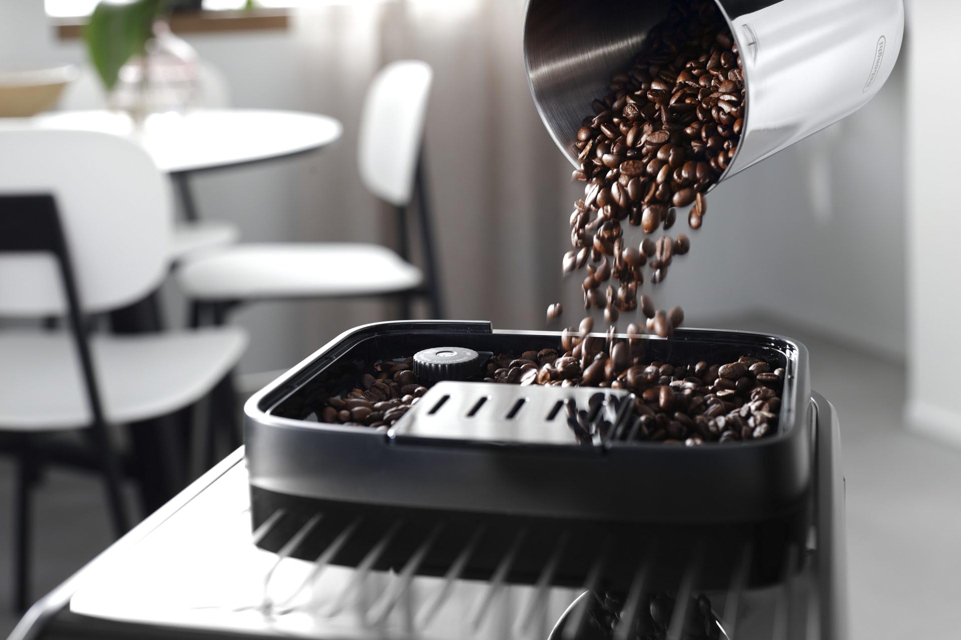 ProMecha Magnifica Evo, Machine à Café Automatique avec Mousseur à Lait, Noir
