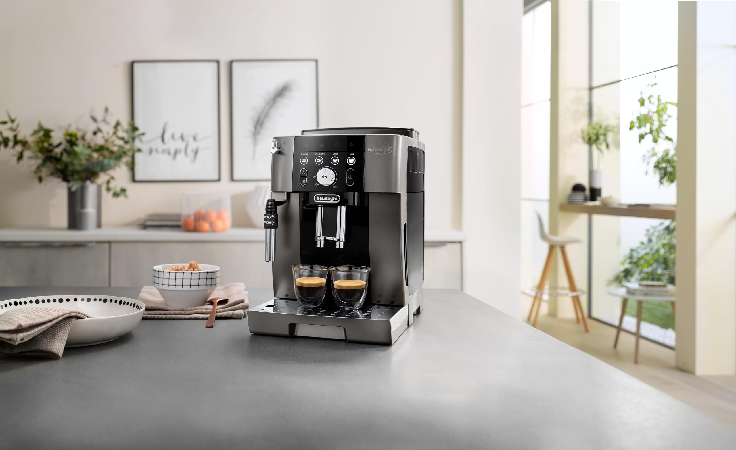ProMecha Magnifica S Smart, Machine à Café Automatique avec Mousseur à Lait, Noir Titane